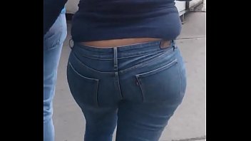 round ass jeans thight