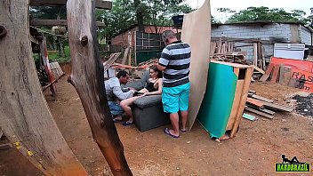 Por trás das câmeras dentro da favela