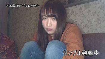 元気な女子大1年生かおるちゃん18歳　形の整った綺麗なバストがヤバすぎです