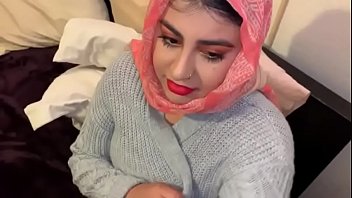 Arabian beauty doing blowjob...