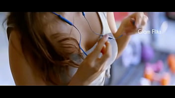 Kiara Advani hot intro scene from the movie vinaya videhya rama.